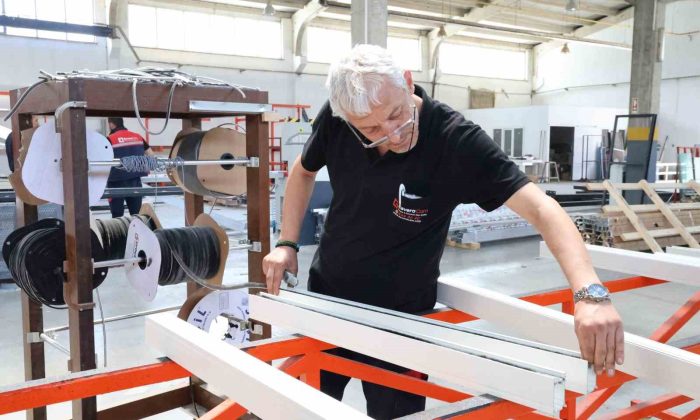 33 ülkede Türkiye’nin adını duyuruyorlar