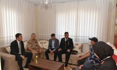 Şehit ailelerini yalnız bırakmadı