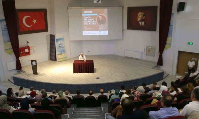 Kütahya’da “Modernliğin Dayatmaları Karşısında Özgün Bir İnsan Tasavvuru İnşa Etmek” konulu konferans