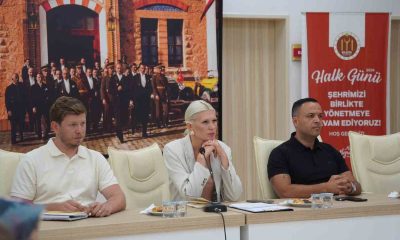 ‘Halk Günü’ ile kapılarını halka açtı