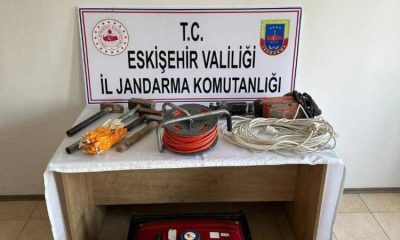 Seyitgazi’de Kaçak kazı yapan 3 şahsa jandarmadan operasyon