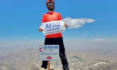 AFAD, Hakkari’deki Cilo Dağı zirvesine tırmanan personelini tebrik etti