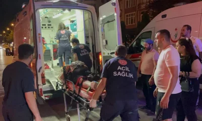 Caddeden karşıya geçen yayalara motosiklet çarptı: 1’i ağır 3 yaralı