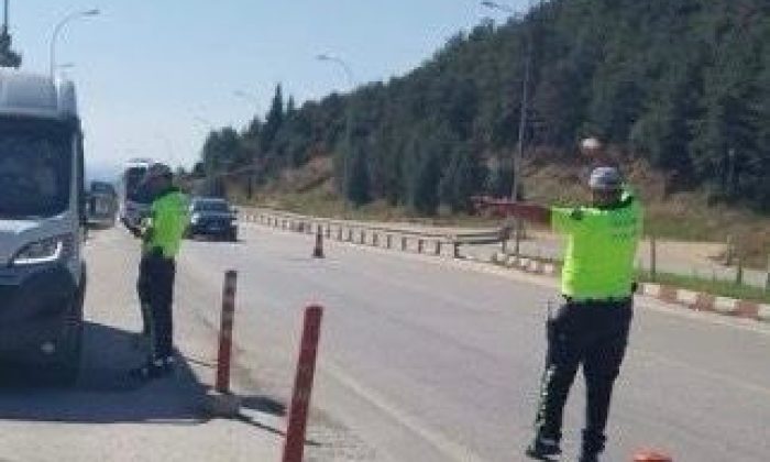 Bilecik’te 1 araç trafikten men edilirken 86 araç sürücüsüne 143 bin TL ceza