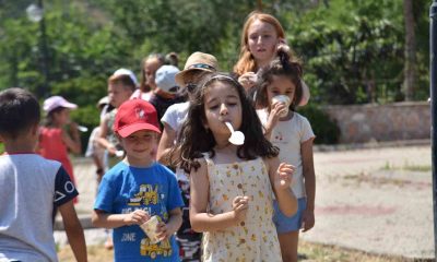 Yaz bilim atölyelerinde çocuklar hem eğleniyor hem de öğreniyor