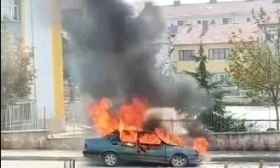 Park halindeki araç küle döndü