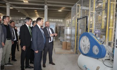 Vali Işın, Kütahya OSB’de 80 kişinin istihdam edildiği fabrikada incelemelerde bulundu