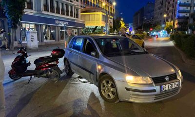 Otomobile çarpan elektrikli bisiklet sürücüsü yaralandı