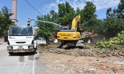 İnönü’de metruk evlerin yıkımı başladı