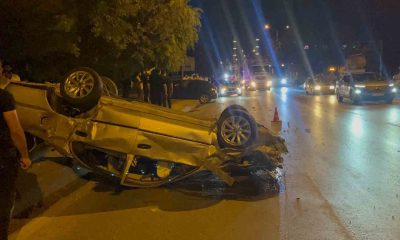 Yarışan otomobiller kaza yaptı: 2 yaralı