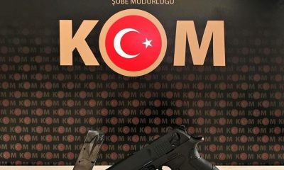 Durdurulan araçta silah çıktı