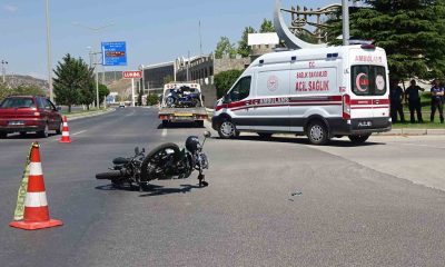 Otomobil ile motosiklet çarpıştı, 1 yaralı