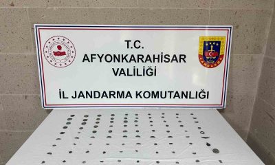 Elindeki sikkeleri satmak isteyen şahsı jandarma yakaladı
