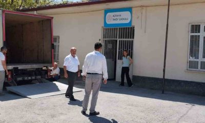 Kütahya İnköy İlkokulunda öğrenci sıralarının bakımı yapıldı