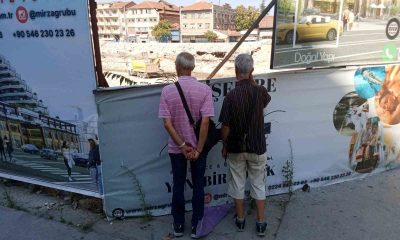 Vatandaşlar eski otogardaki iş makinelerini ilgiyle seyrediyor