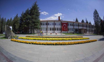 Anadolu Üniversitesi Hukuk Fakültesi adalet sistemine nitelikli mezunlar kazandırıyor