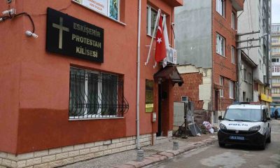 Kiliseye zorla girmeye çalışan alkollü şahıslar hakkında 4’er yıldan 11’er yıla kadar hapis talep edildi