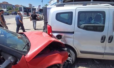 Süratli otomobil tamiri biten araçların arasına daldı, facia ucuz atlatıldı (Video Haber)