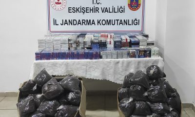 Kaçak sigara ve çayları satamadan jandarma yakaladı