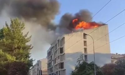 5 katlı binanın çatısında korkutan yangın