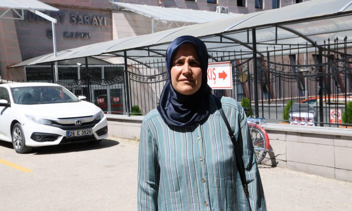 54 yaşındaki kadın Darp iddiasıyla, emekli polisten şikayetçi oldu