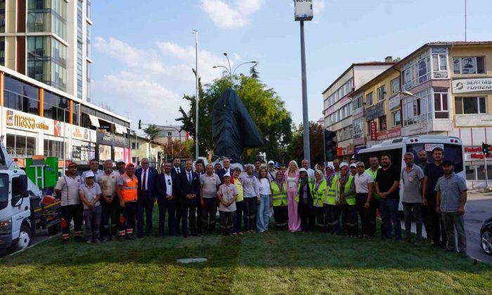 Atatürk heykeli ve refüj düzenlemesiyle Bilecik’in vitrini güzelleşti
