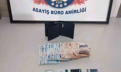 Dolmuşta yaşanan hırsızlık olayını güvenlik kamerası açığa çıkardı