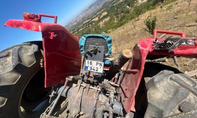 Kontrolden çıkan traktör bahçeye girdi, 4 kişi yaralandı