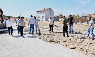 Emet Belediyesinden Sanayi Sitesi’nde parke taşı döşeme çalışması