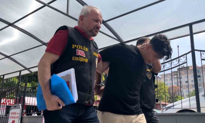 Eskişehir’de bir kişinin bacağından vurulmasıyla ilgili 2 şüpheli adliyeye sevk edildi