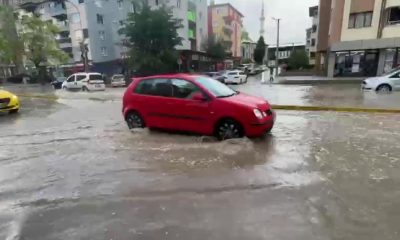 Aniden bastıran kuvvetli yağış Eskişehir’de hayatı olumsuz etkiledi