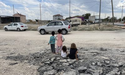 Bu mahallede yaşayanlar tozdan dolayı pencerelerini açamıyor