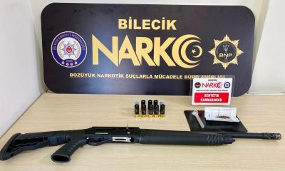 Şüpheli araçta uyuşturucu madde ve pompalı tüfek ele geçirildi