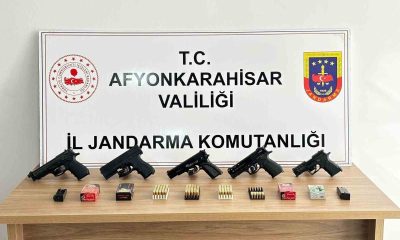 Düğünde havaya ateş açan magandalar silahlarıyla birlikte yakalandı