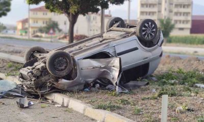 Takla atan araçta kazayı şans eseri yaralı atlattılar