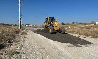 Asfaltlama ve yol bakım çalışmaları devam ediyor