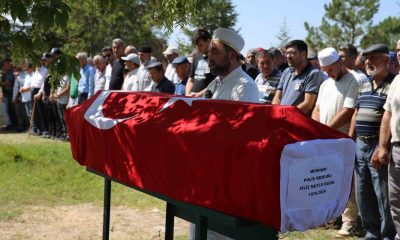 Trafik kazasında hayatını kaybeden polis memuru son yolculuğuna uğurlandı