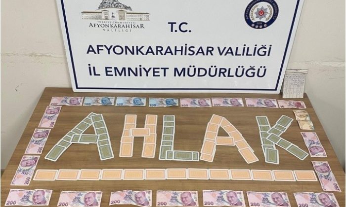 Kumar oynayan 8 kişiyi polis suçüstü yaptı