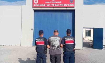 21 ayrı suç kaydı bulunan ve hapis cezası ile aranan şahsı jandarma yakaladı