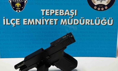 Hakkında kesinleşmiş hapis cezası bulunan şahıs ruhsatsız tabanca ile yakalandı