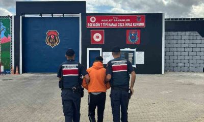 Silahlı tehdit ve hırsızlık suçundan aranan şahıs yakalandı