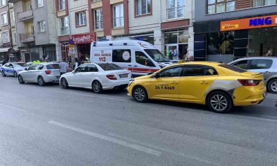 Zincirleme kazaya karışan 4 araçta maddi hasar oluştu