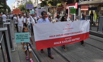 Halk Sağlığı Haftası nedeniyle yapılan yürüyüşe yoğun katılım sağlandı