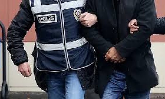 Polis çeşitli suçlardan aranan ve hakkında 20 yıl 18 gün hapis cezası olan şüpheliyi yakaladı