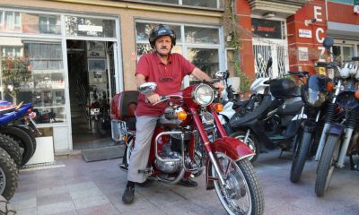 Motosikletini oğlundan dahi kıskanıyor