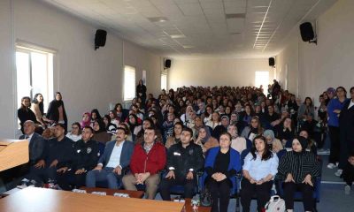 Öğrenci ve velilere uyuşturucu ile mücadele anlatıldı