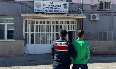 6 yıl 1 ay 6 gün hapis cezasıyla aranan şahsı jandarma yakaladı