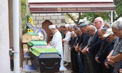 Trafik kazasında hayatını kaybeden 3 aile ferdi son yolculuklarına uğurlandı