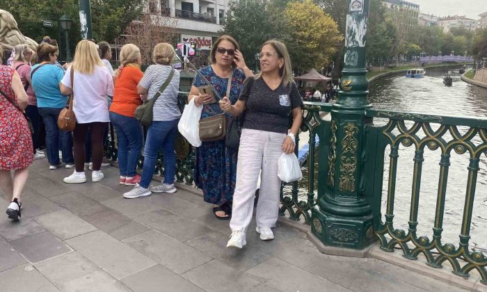 Turistler Porsuk Çayı’nın manzarasına hayran kaldı