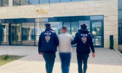 Nitelikli dolandırıcılık suçundan aranan şahsı polis yakaladı